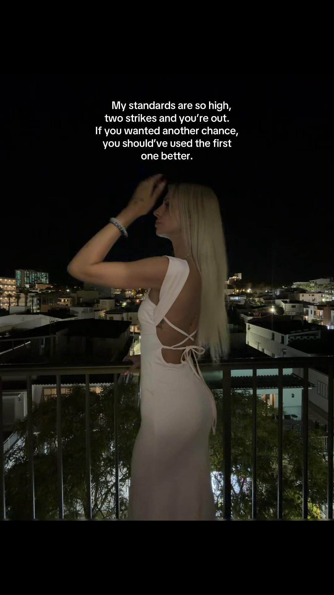 @Amslouxox
