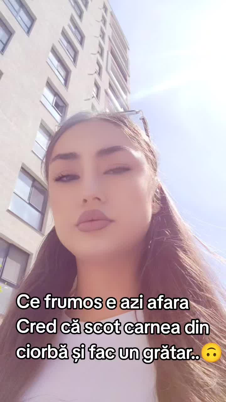 @Elena Lavinia