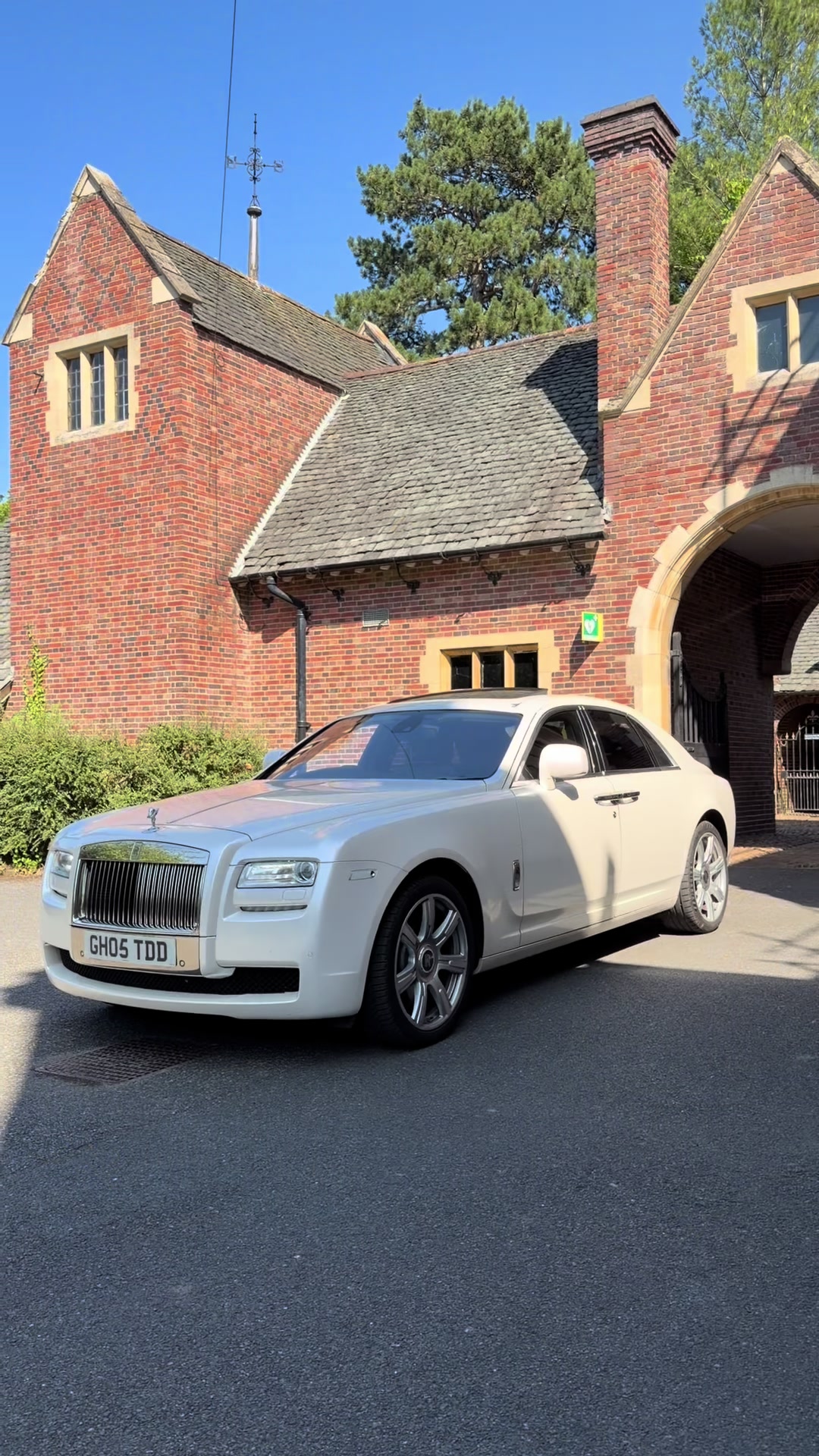 @Rolls Royce & Limo Hire 😎