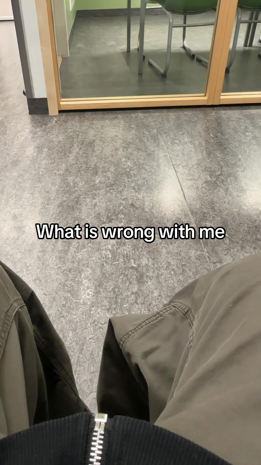 @⃟