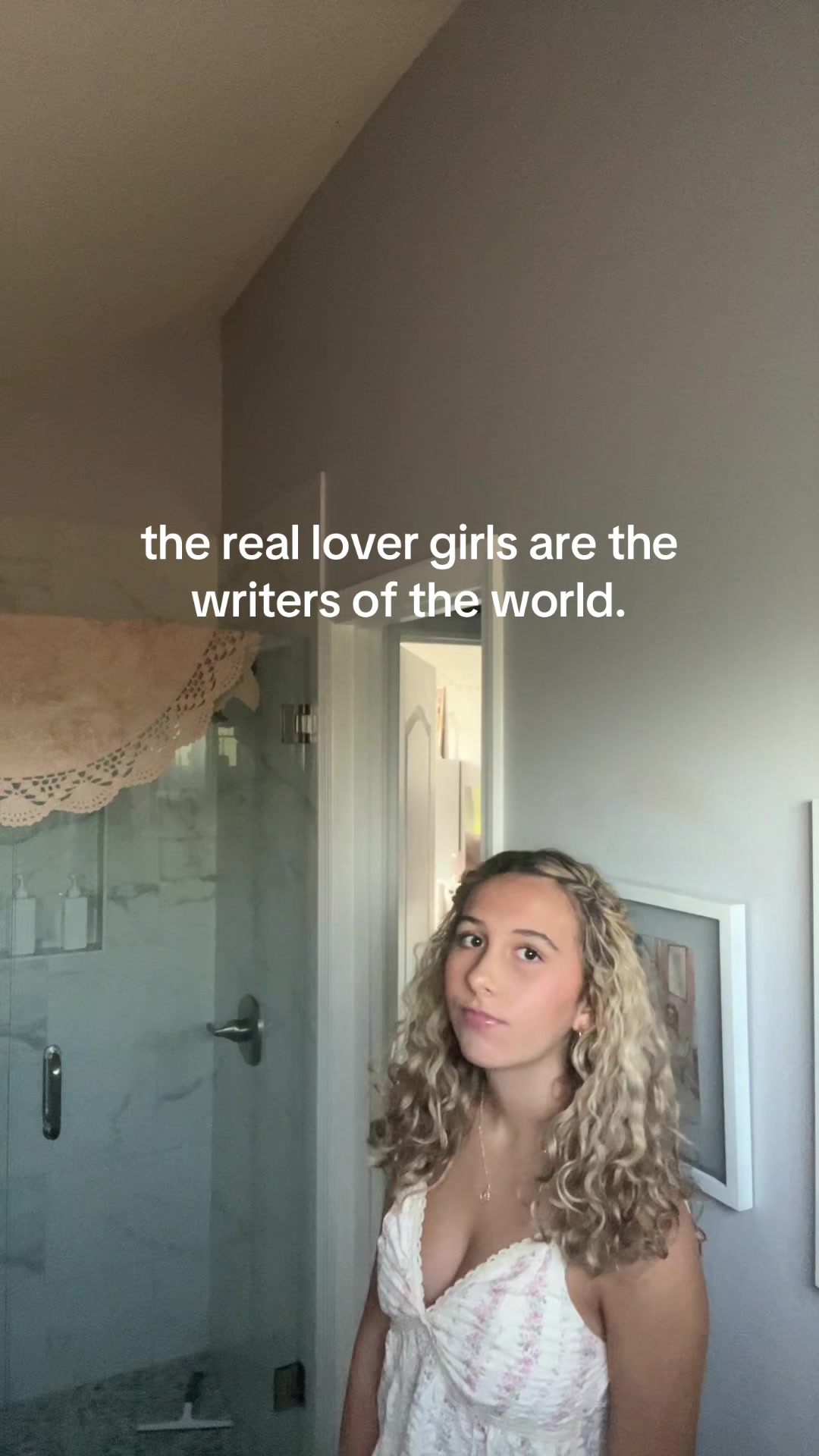 @Sophie Schweim | Author