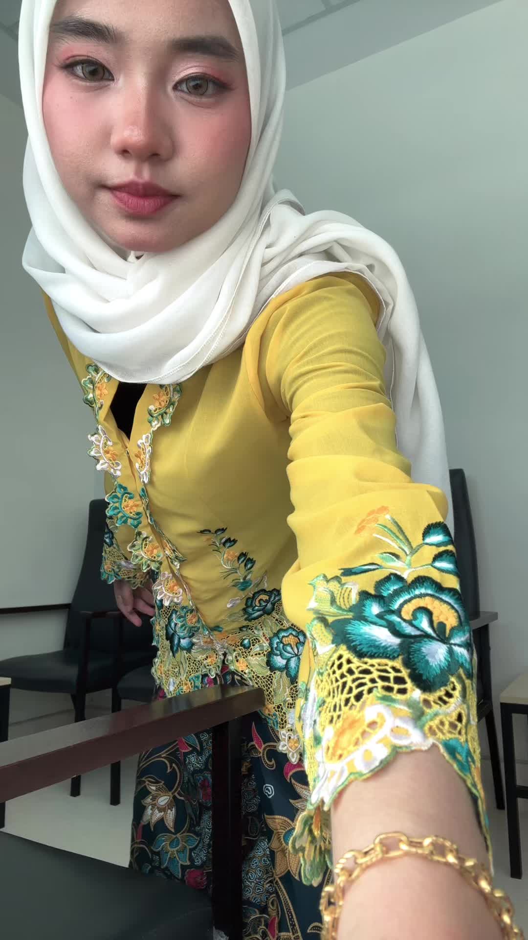 @D4Ni