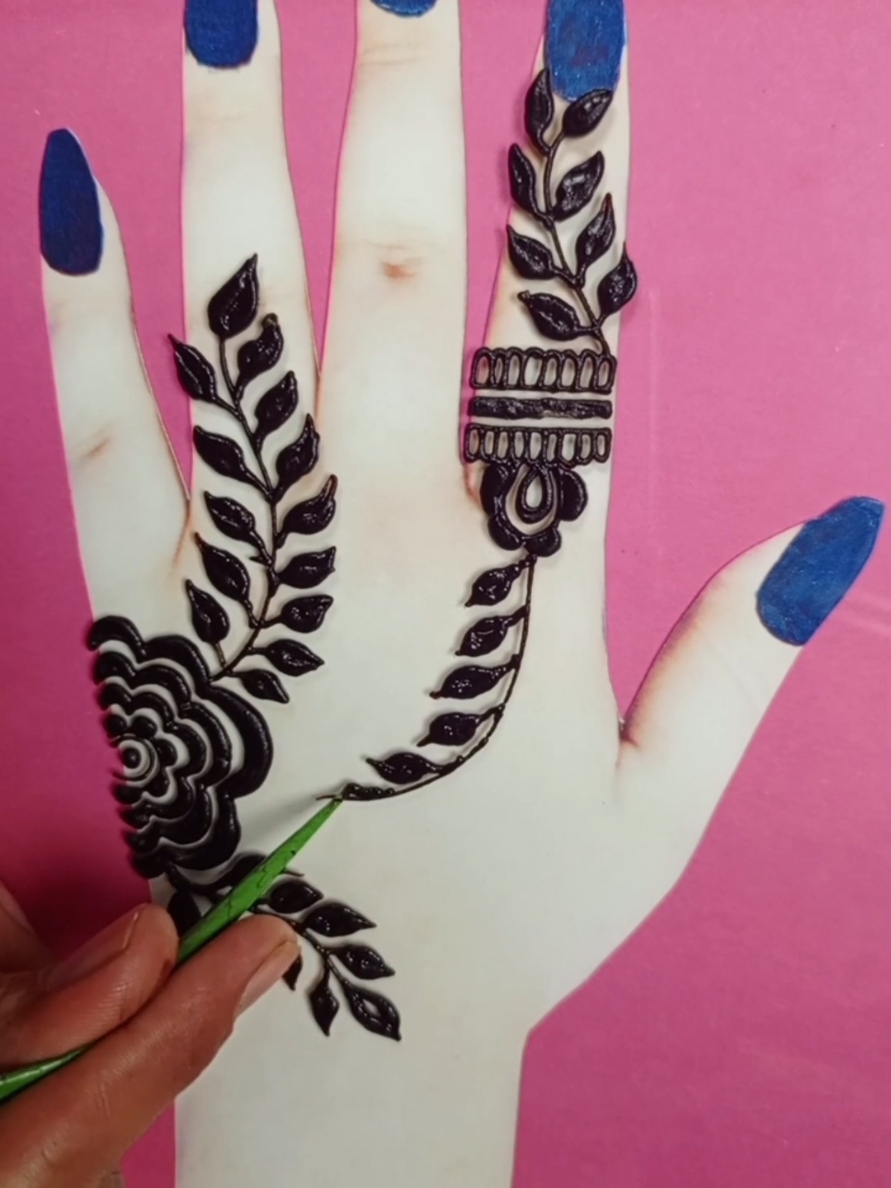 @Rizwana Mehndi Creation