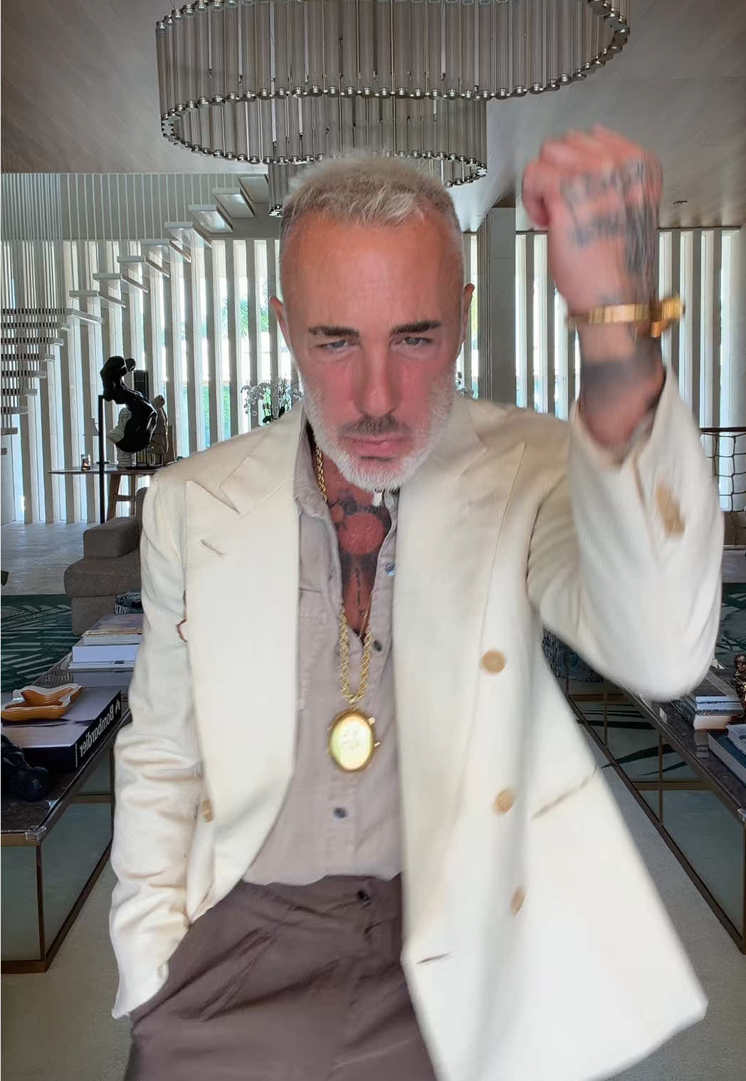 @Gianluca Vacchi