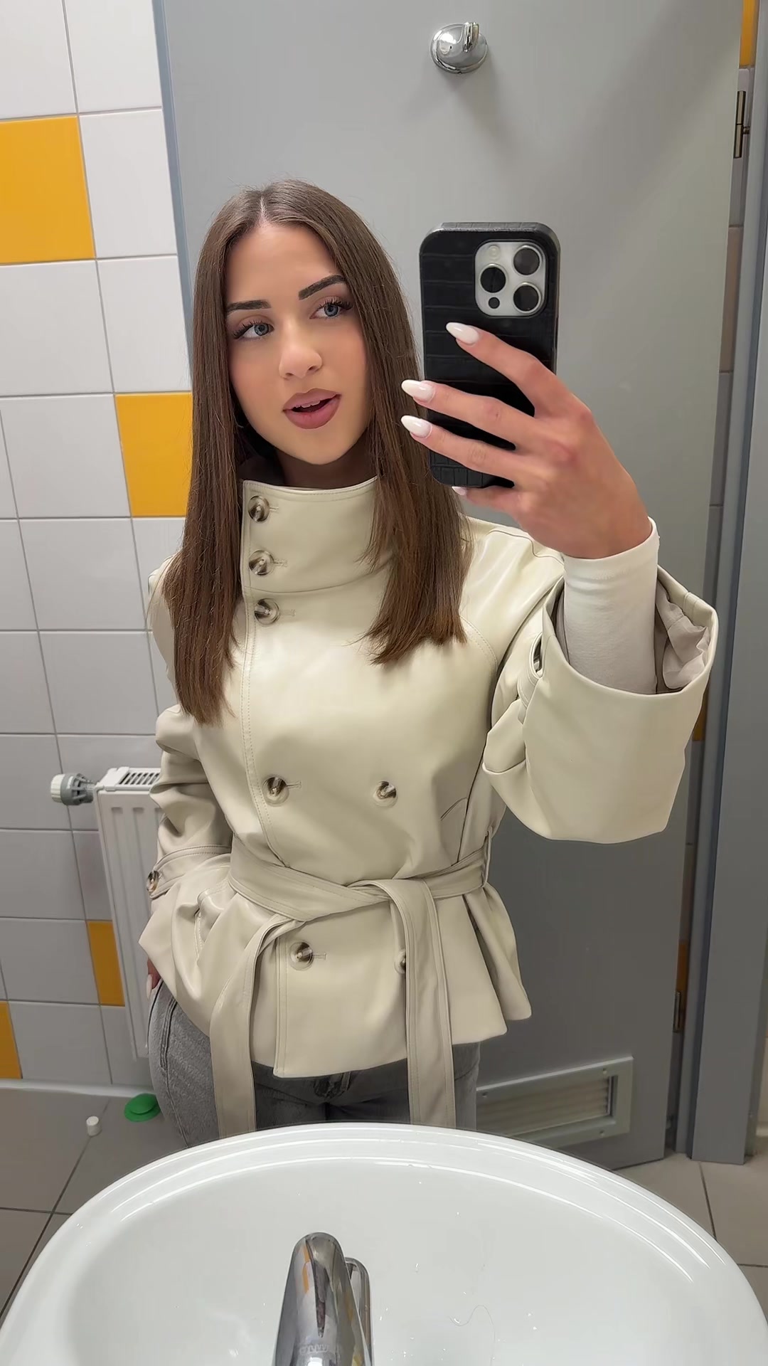 @𝐾𝑙𝑎𝑟𝑎 𝐽𝑎𝑚𝑛𝑖𝑘𝑎𝑟