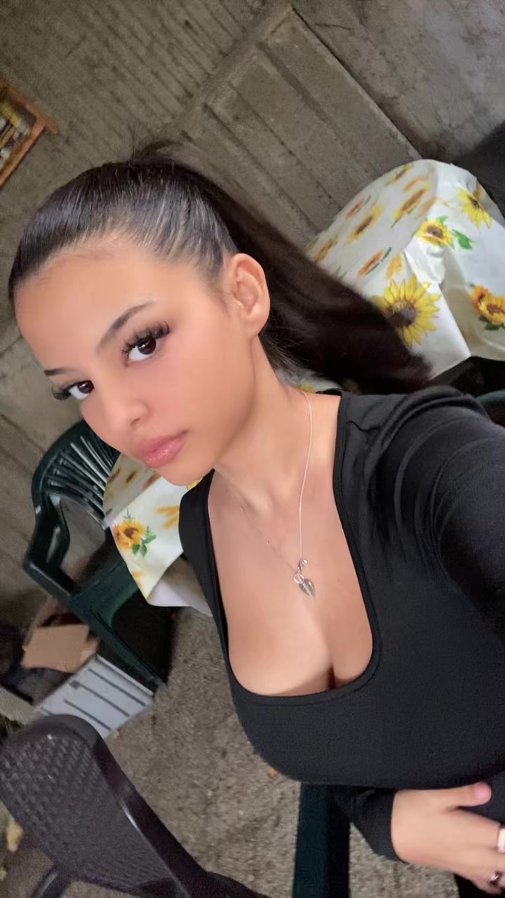@R🦋🤍