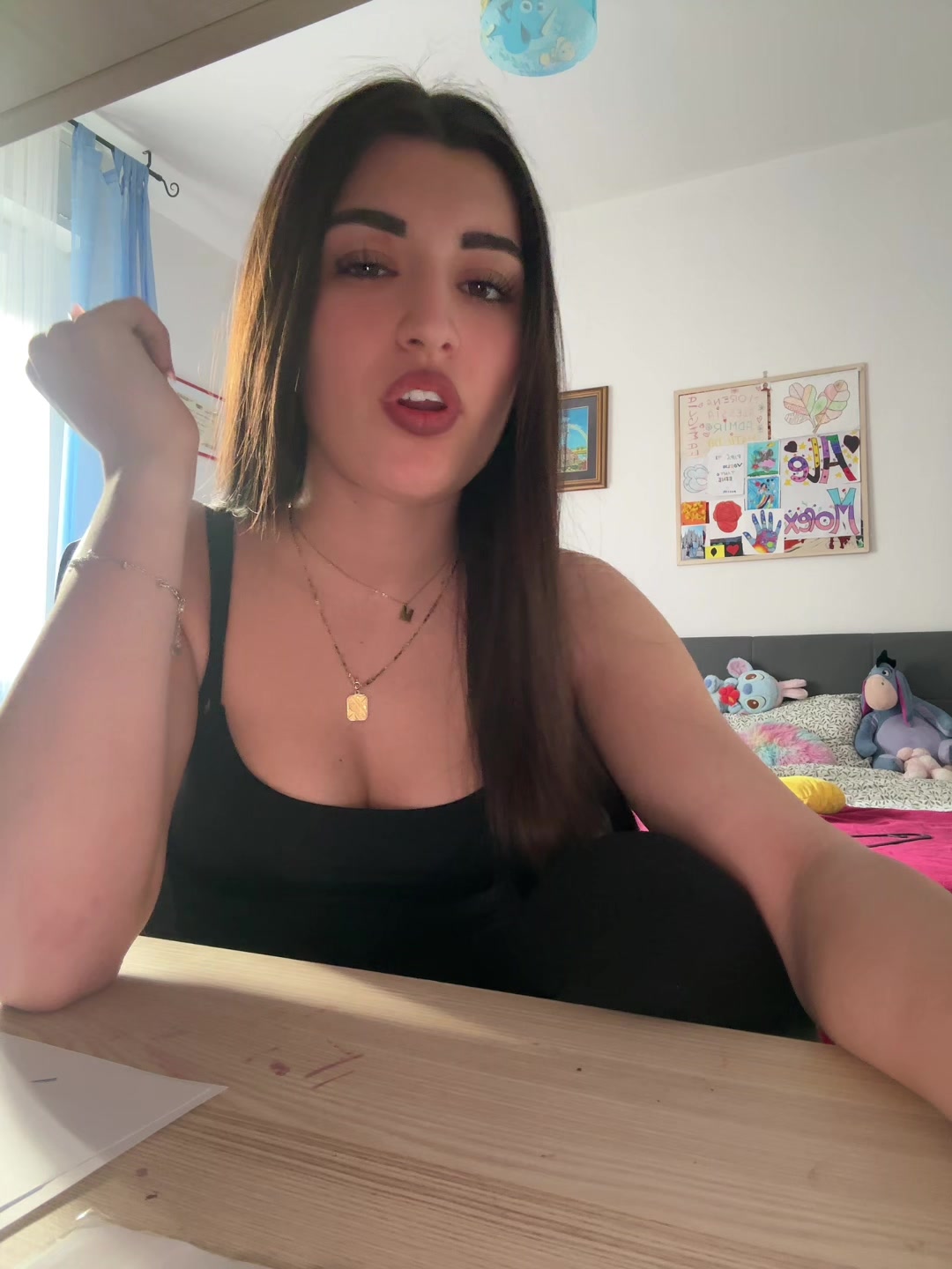 @vlonjatja