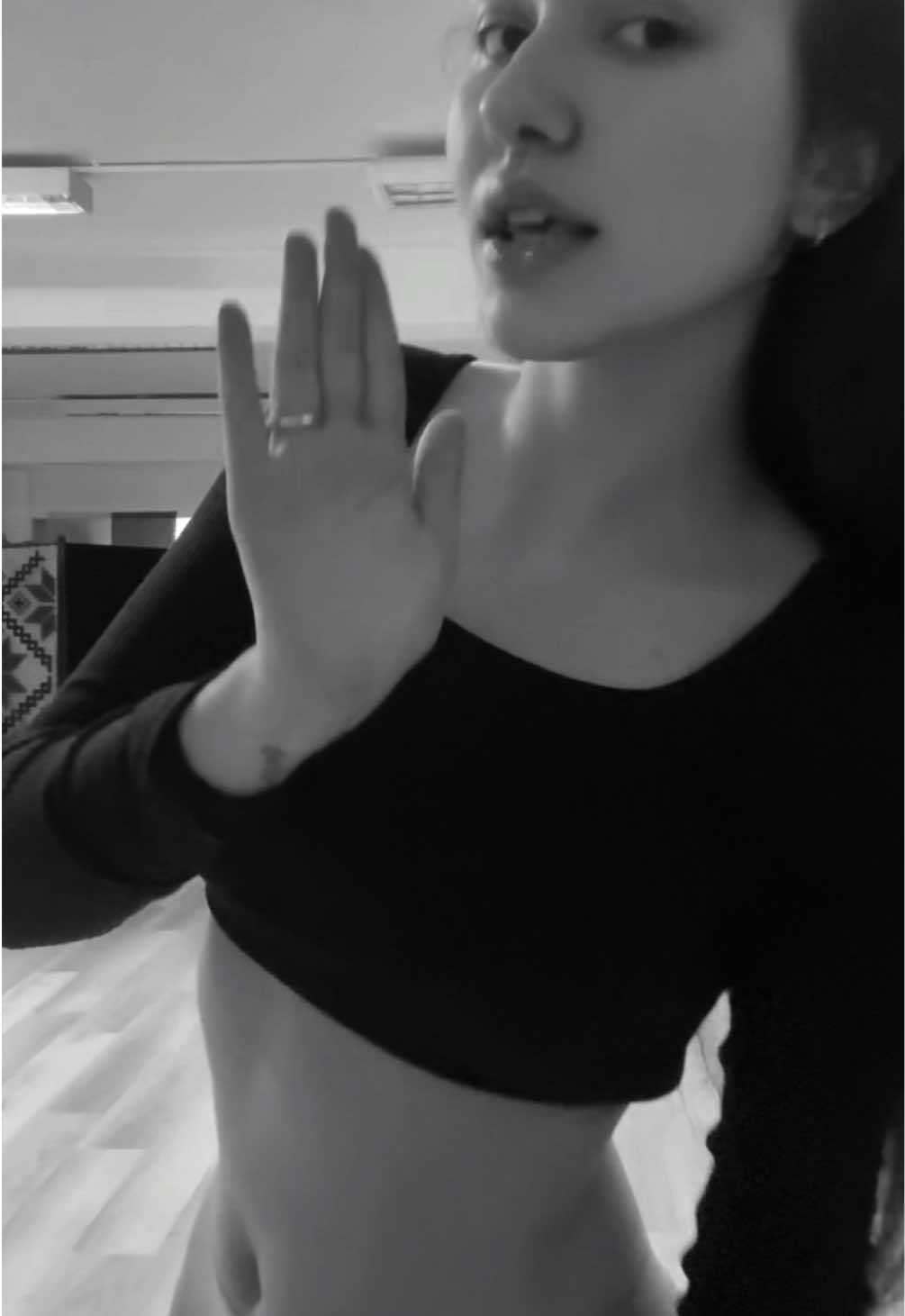 @lolabellydance