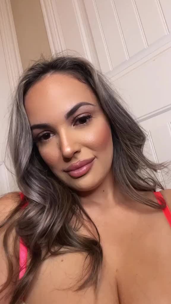 @Bella