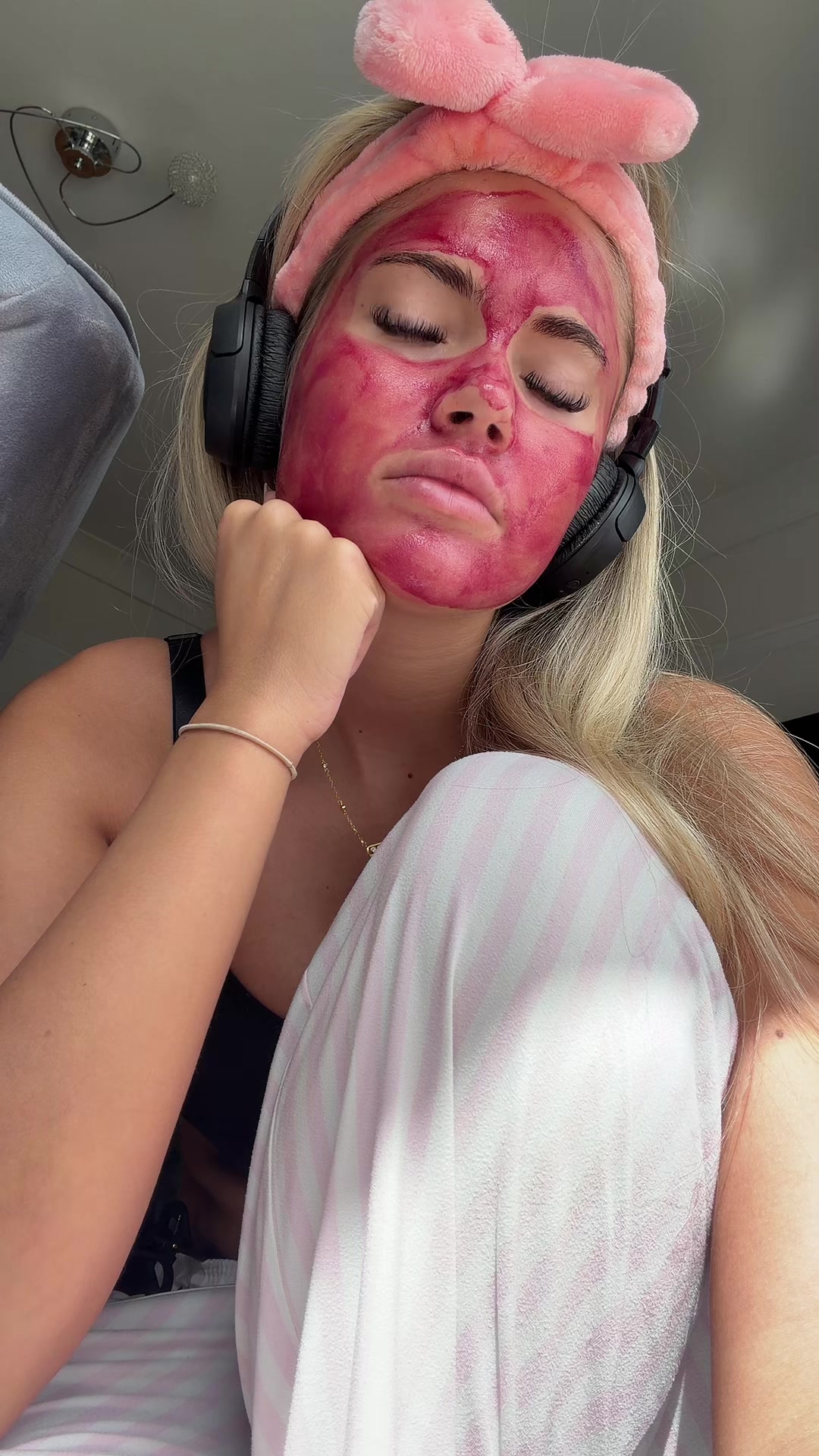 @Chl&ouml; 🐥