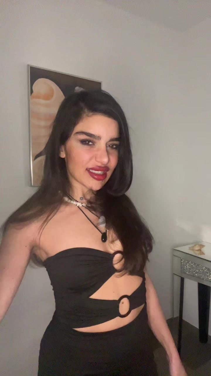 @Bella