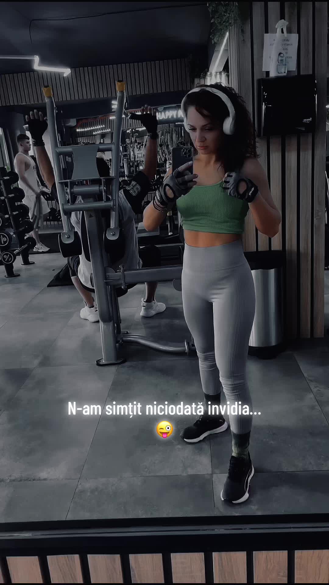 @Ella
