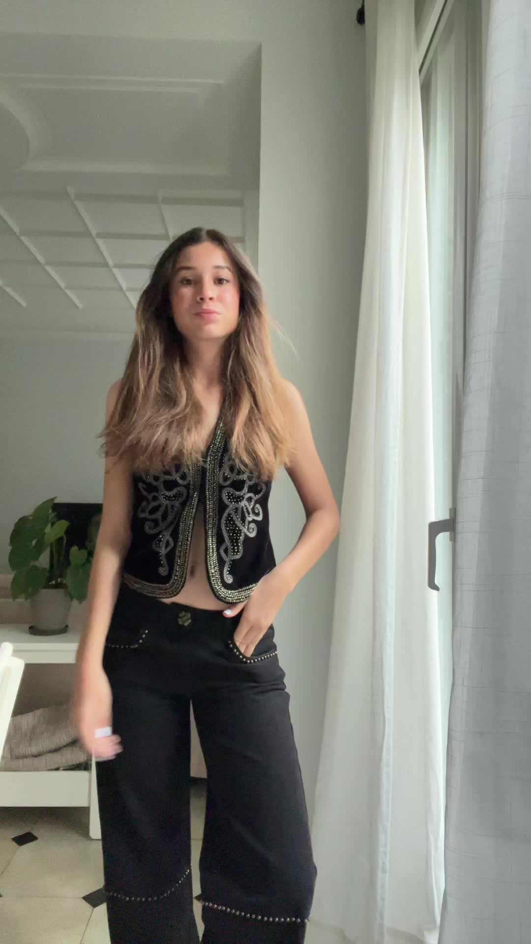 @carolinee