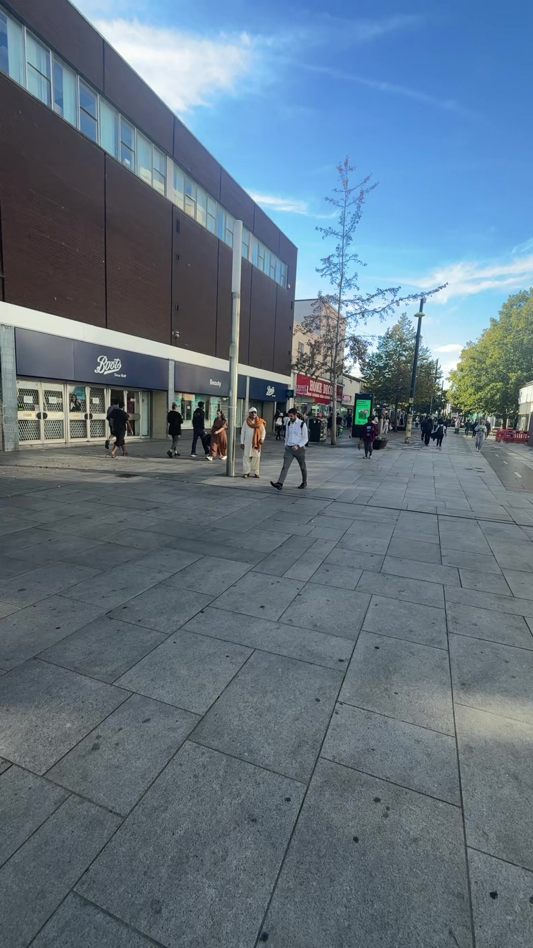 @Raja 𝙆𝙎𝙃𝙈𝙍𝙄 𝙐𝙆🇬🇧