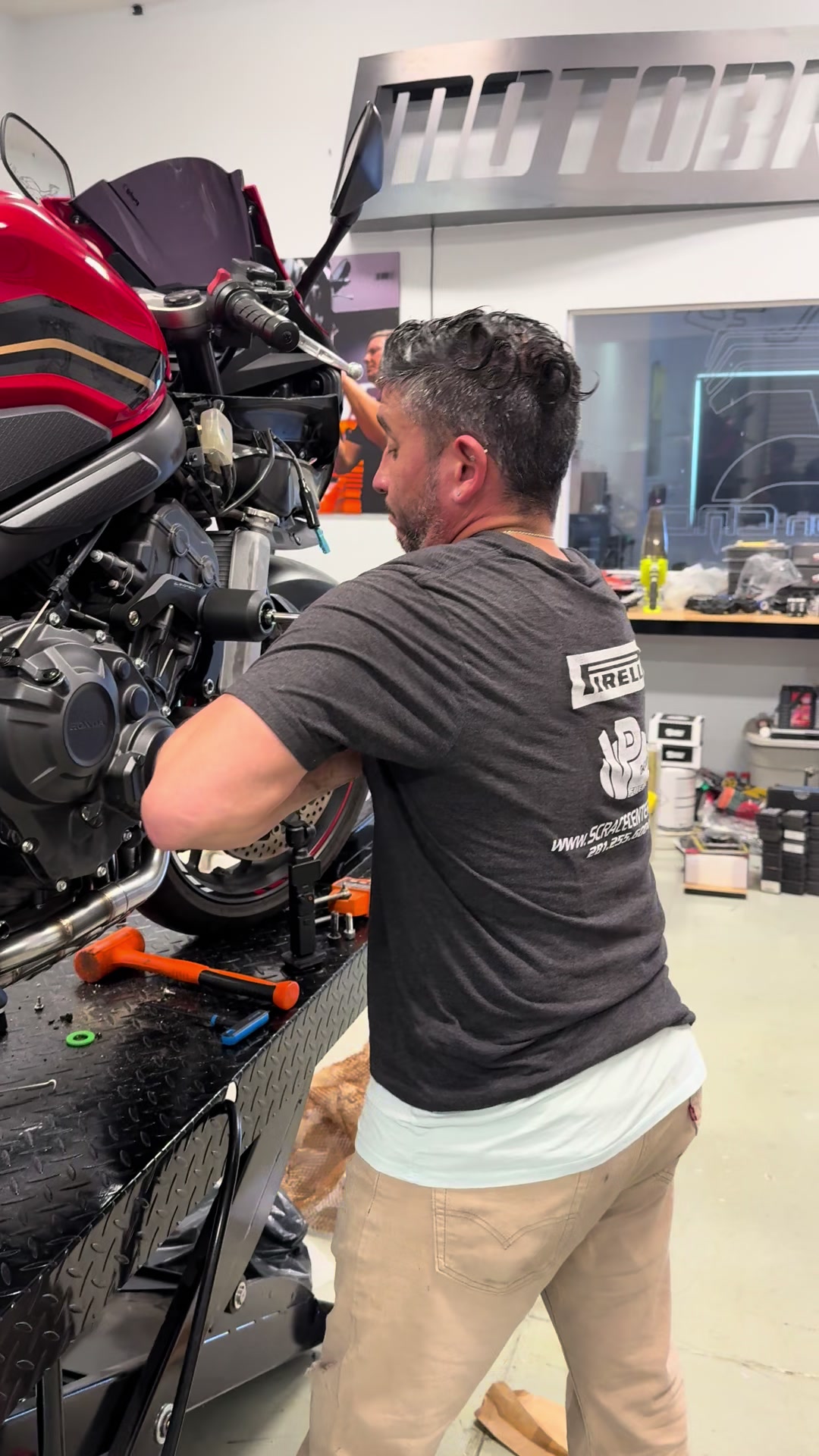 @MotoBros
