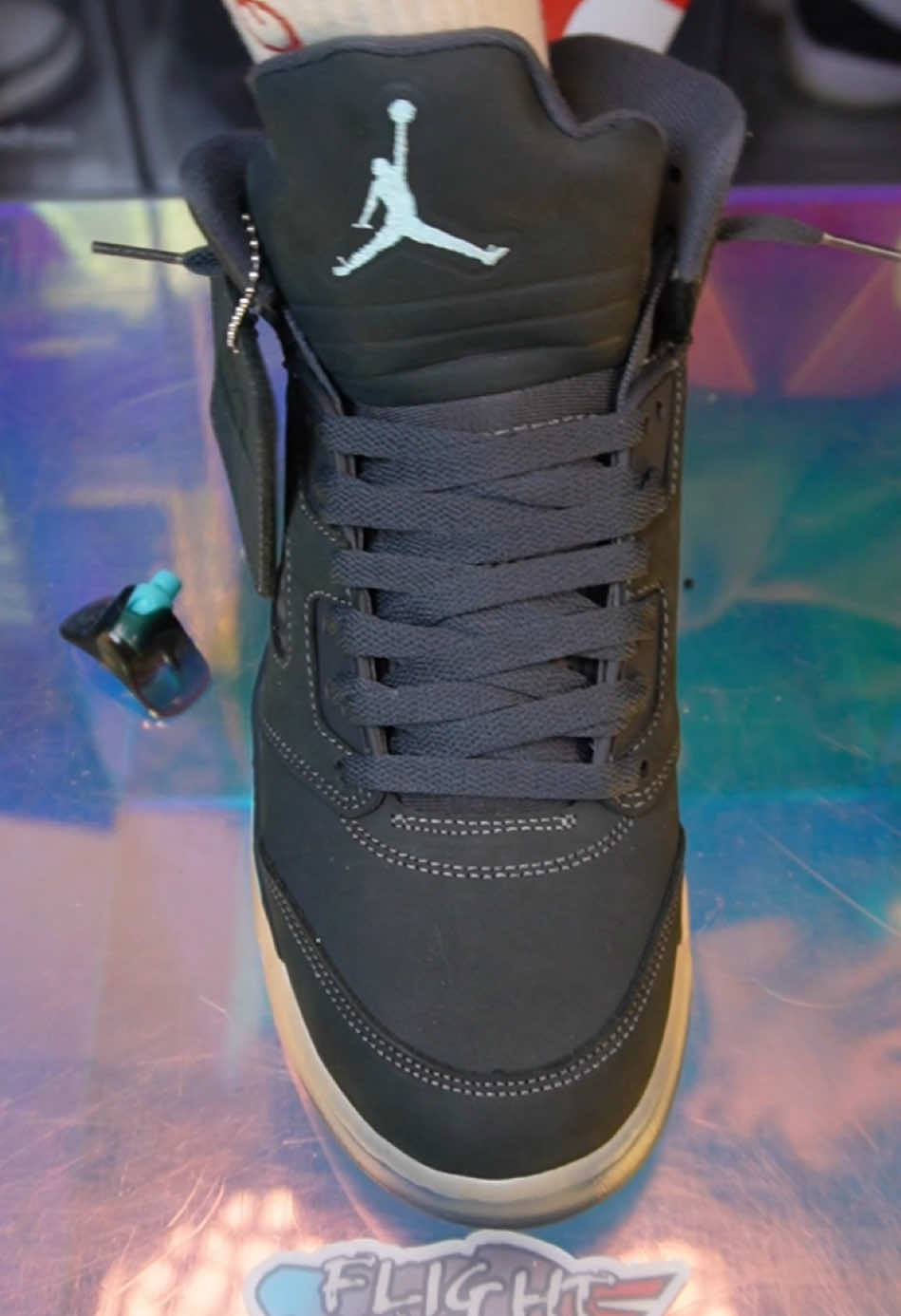 @Lacedsneaker