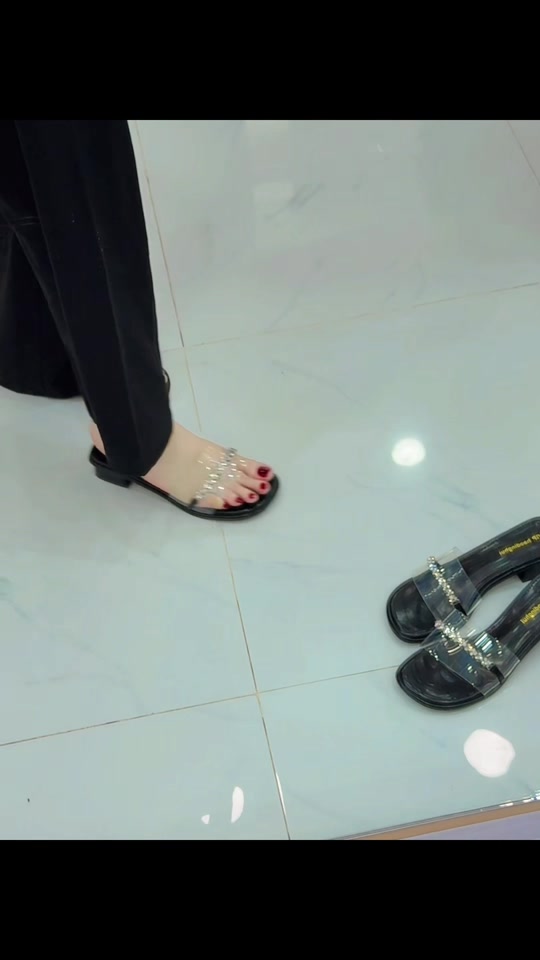 @Cherry Shoe Store