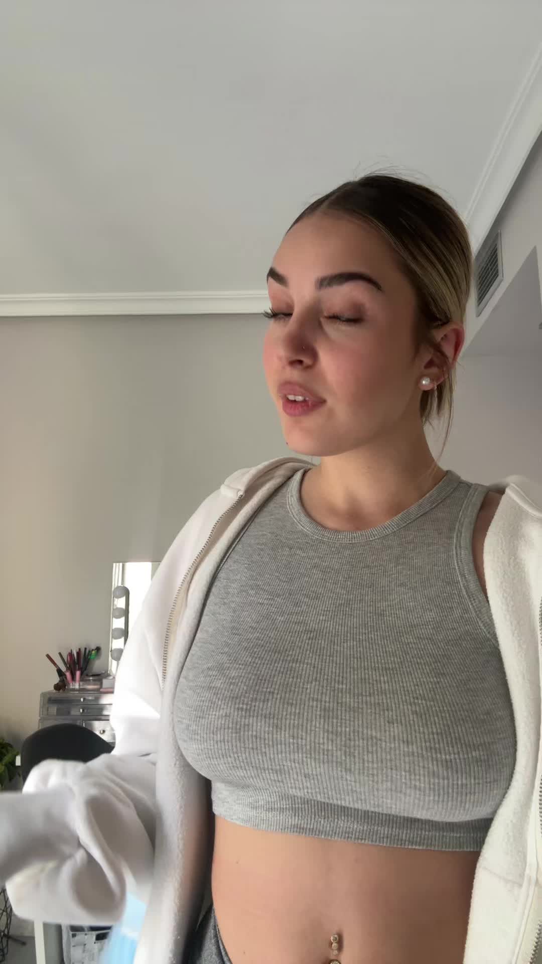 @Ana hoyos