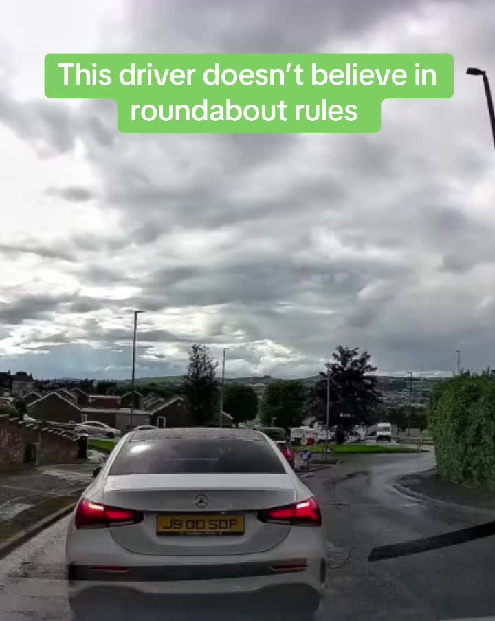 @Dash Cam Clips Ireland 🇮🇪