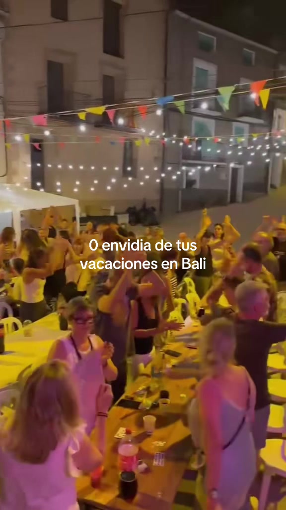@E L E N A