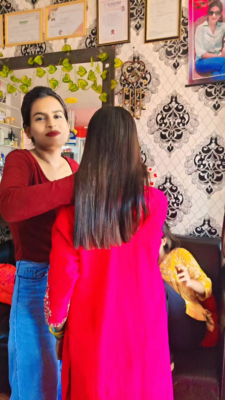 @Pari Beauty parlour (Puja)