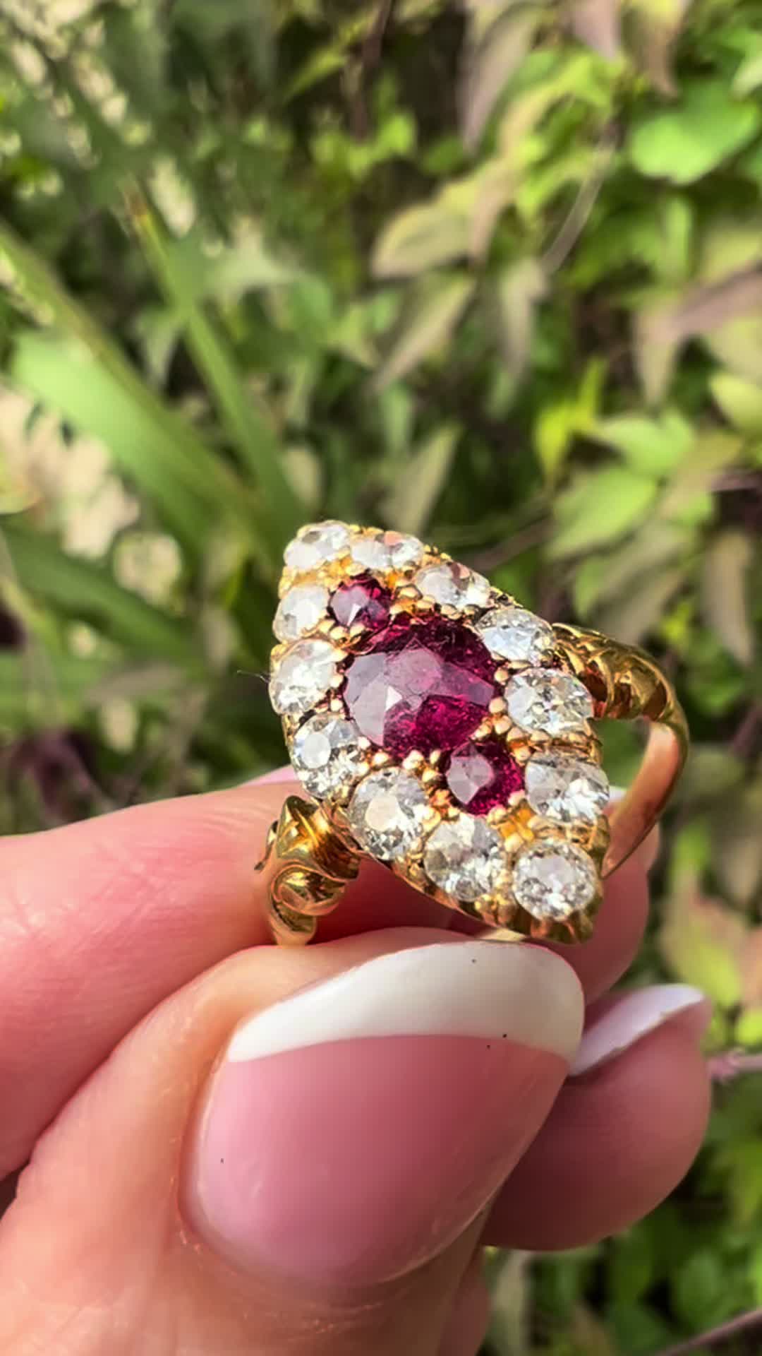 @Laurelle Antique Jewellery