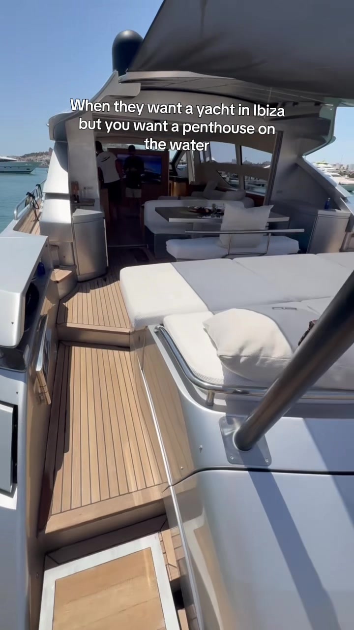 @extraibiza