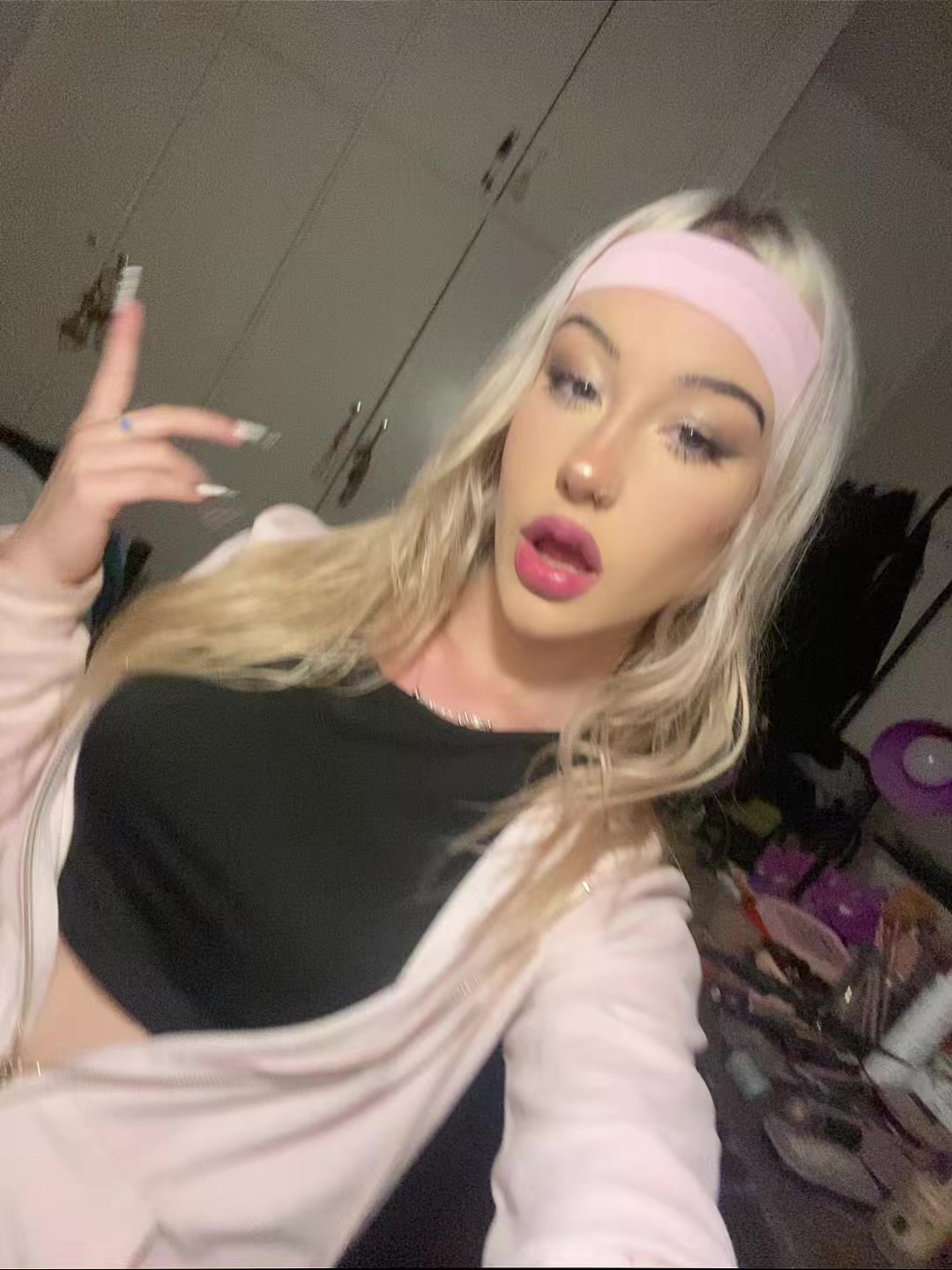 @𝒟𝒾𝓂𝒾𝒾𝒾