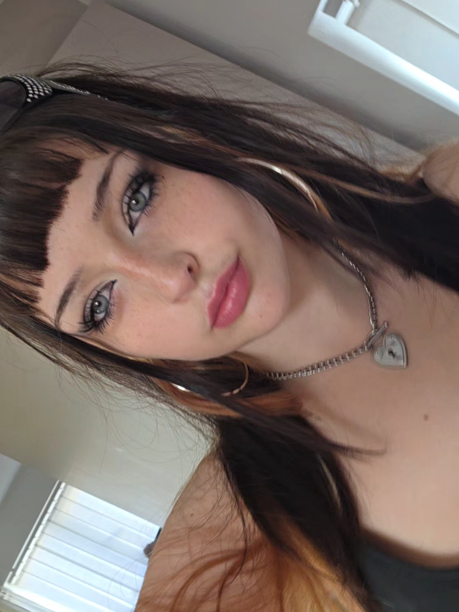 @𝓔𝓿𝓮 ☣︎