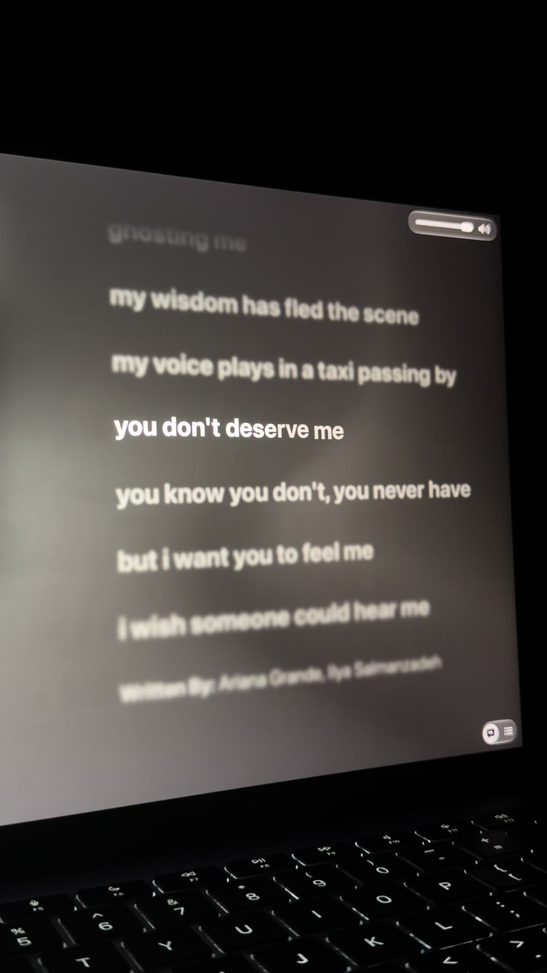 @🎧