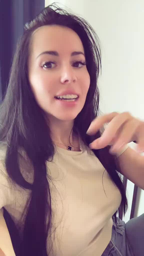 @Elena Xonia