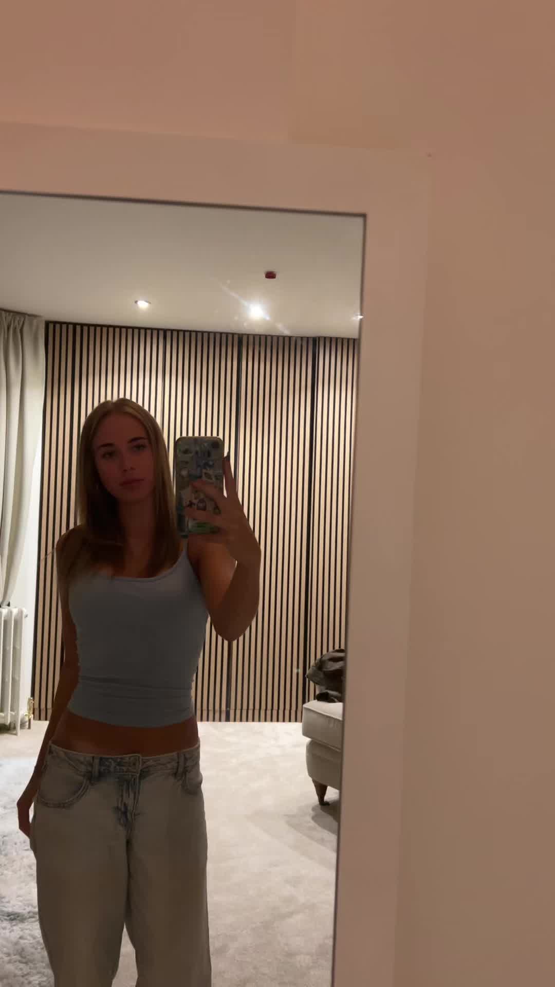 @Chlo