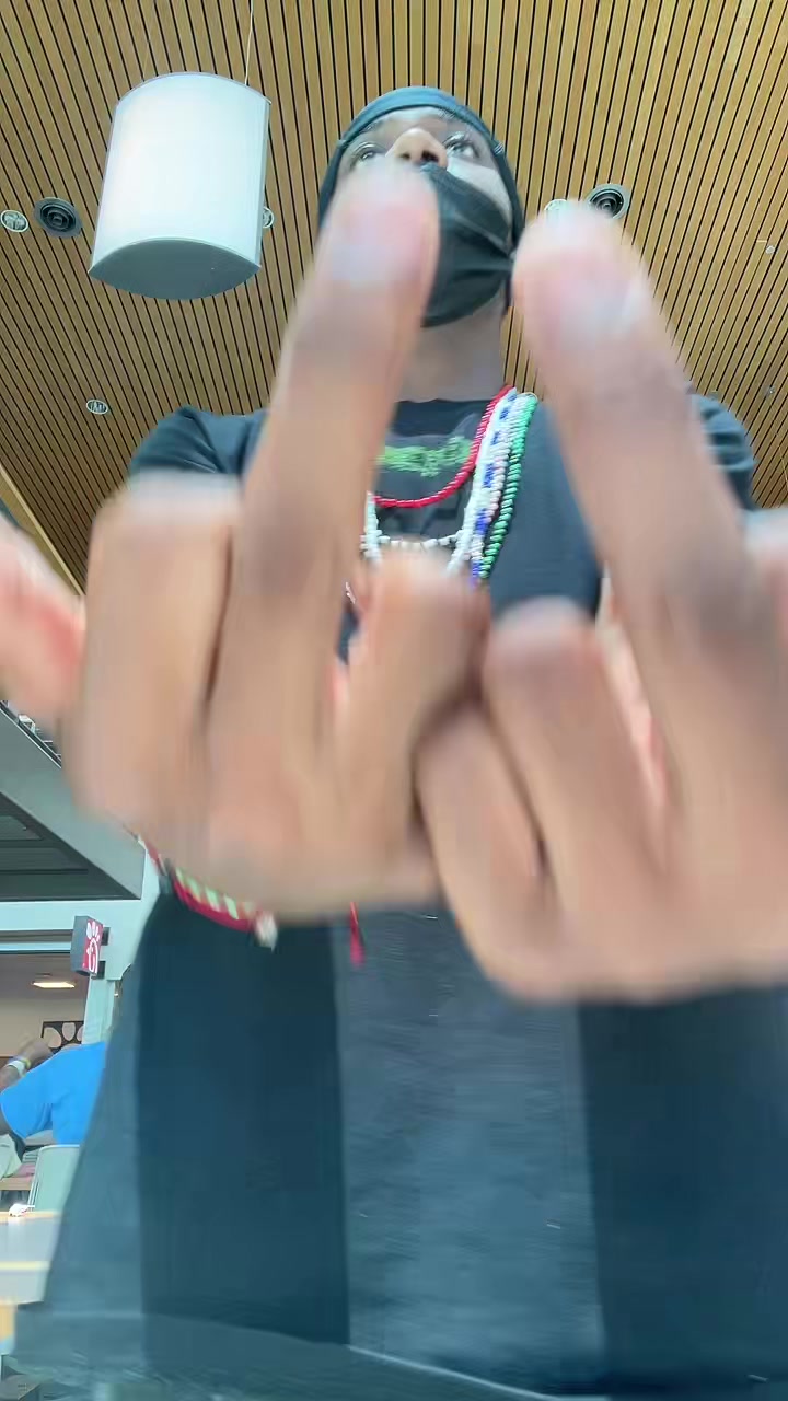 @Milyunaire