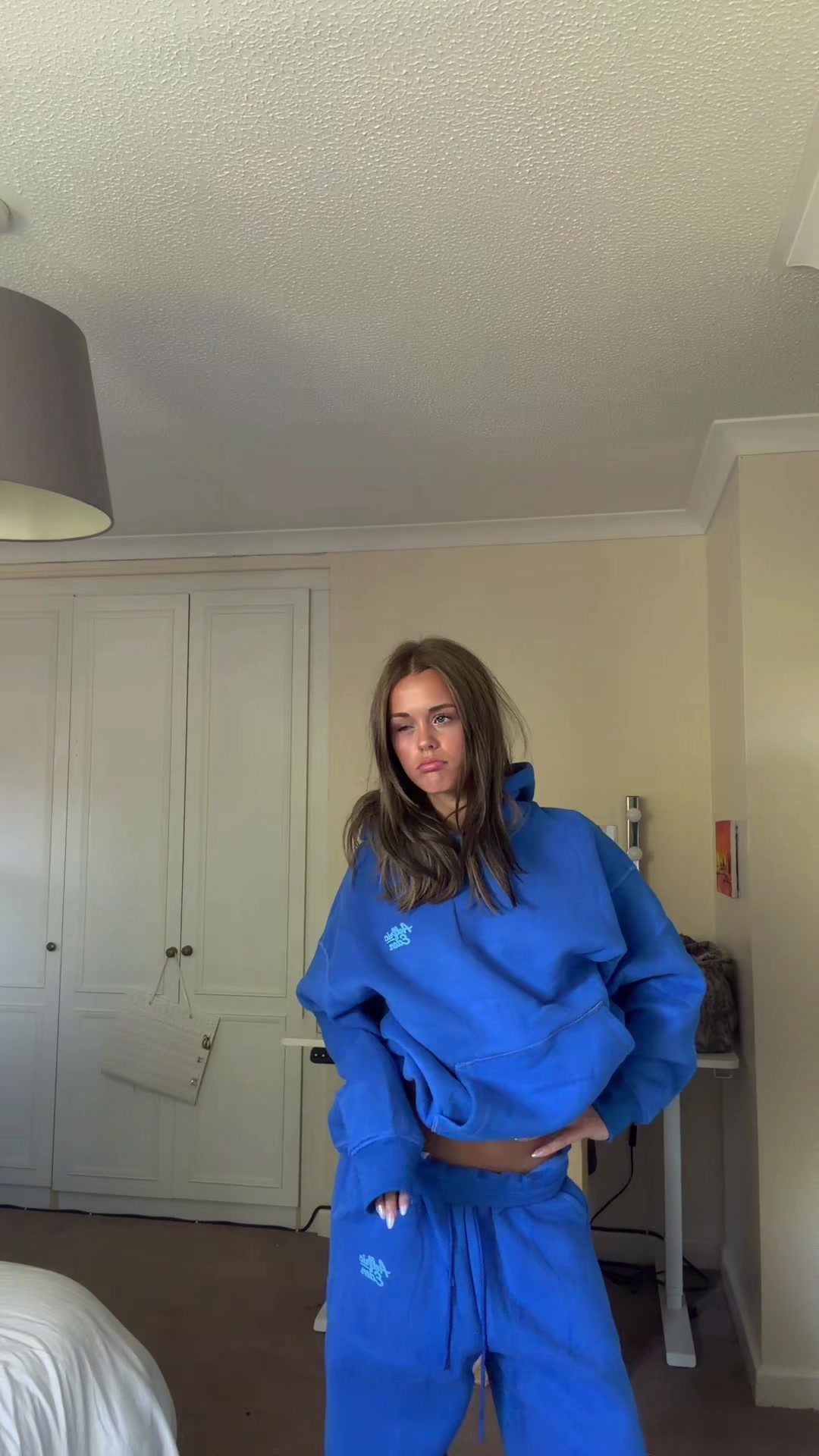 @️