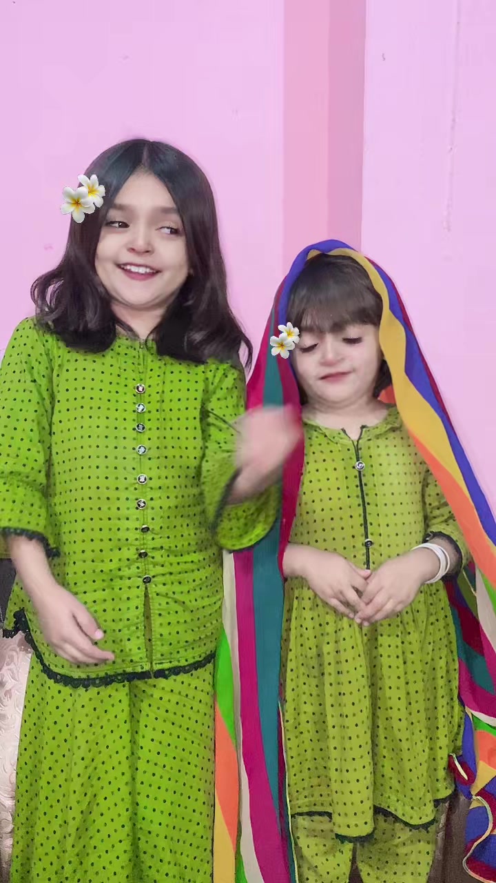 @Ayesha cutie🥰