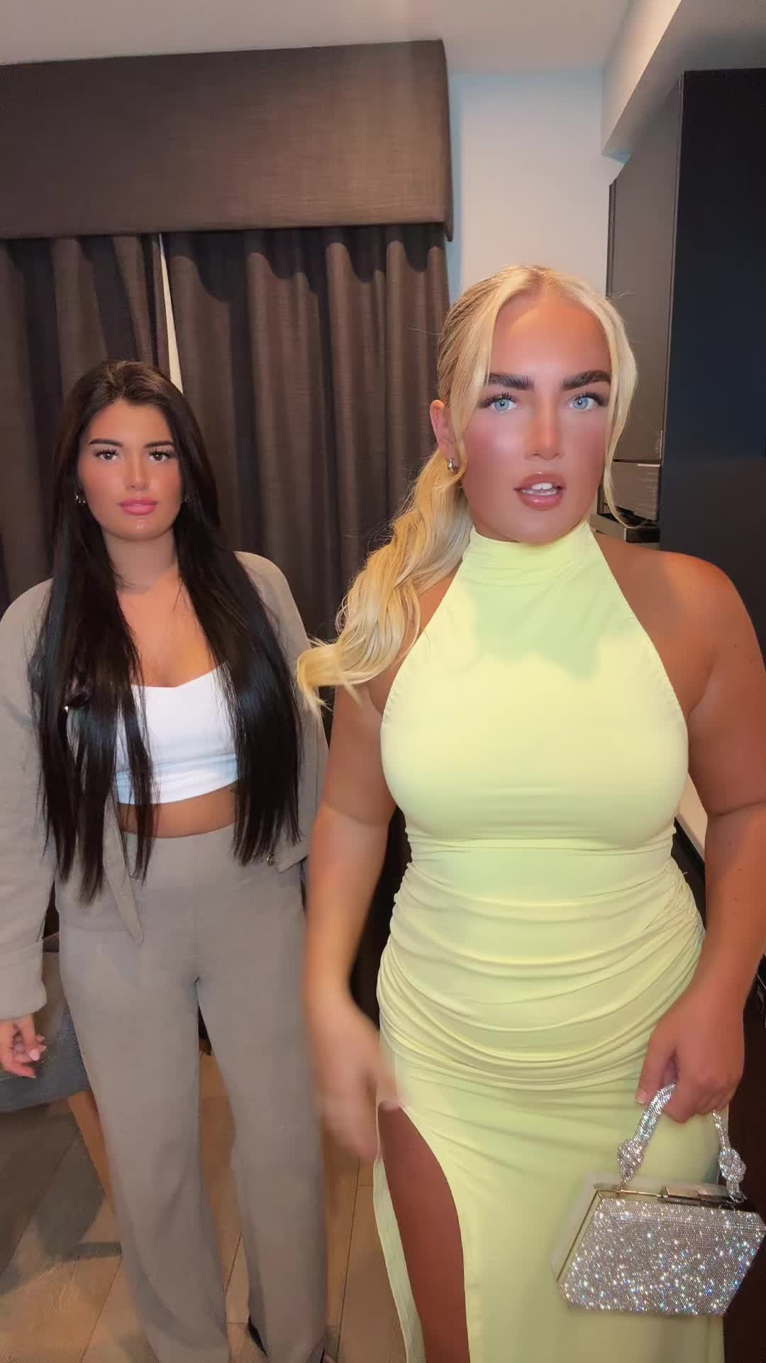 @Rhi🤍🌶️