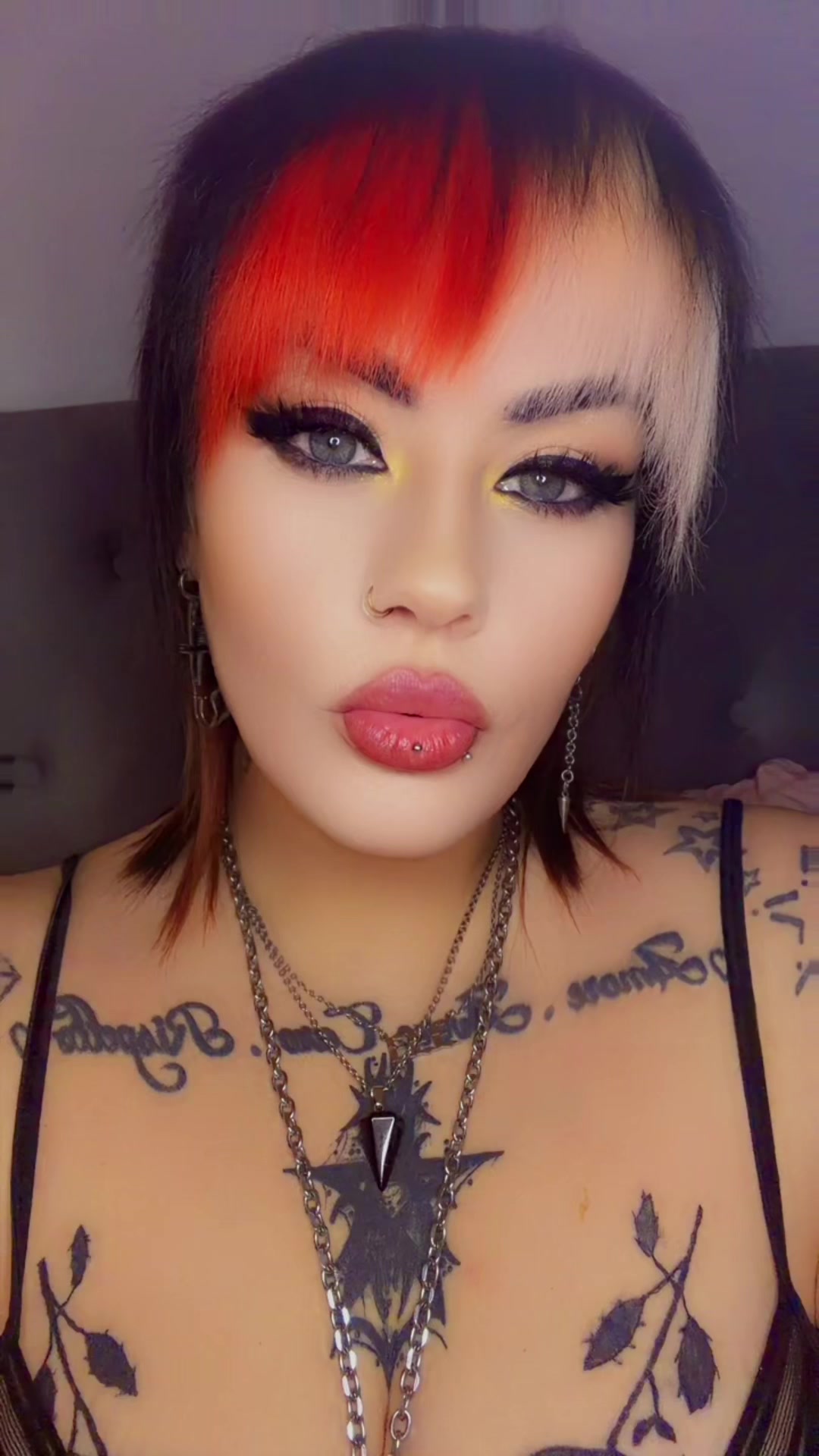 @☽◯☾₊ThiccThighs&PrettyEyes₊☽◯☾