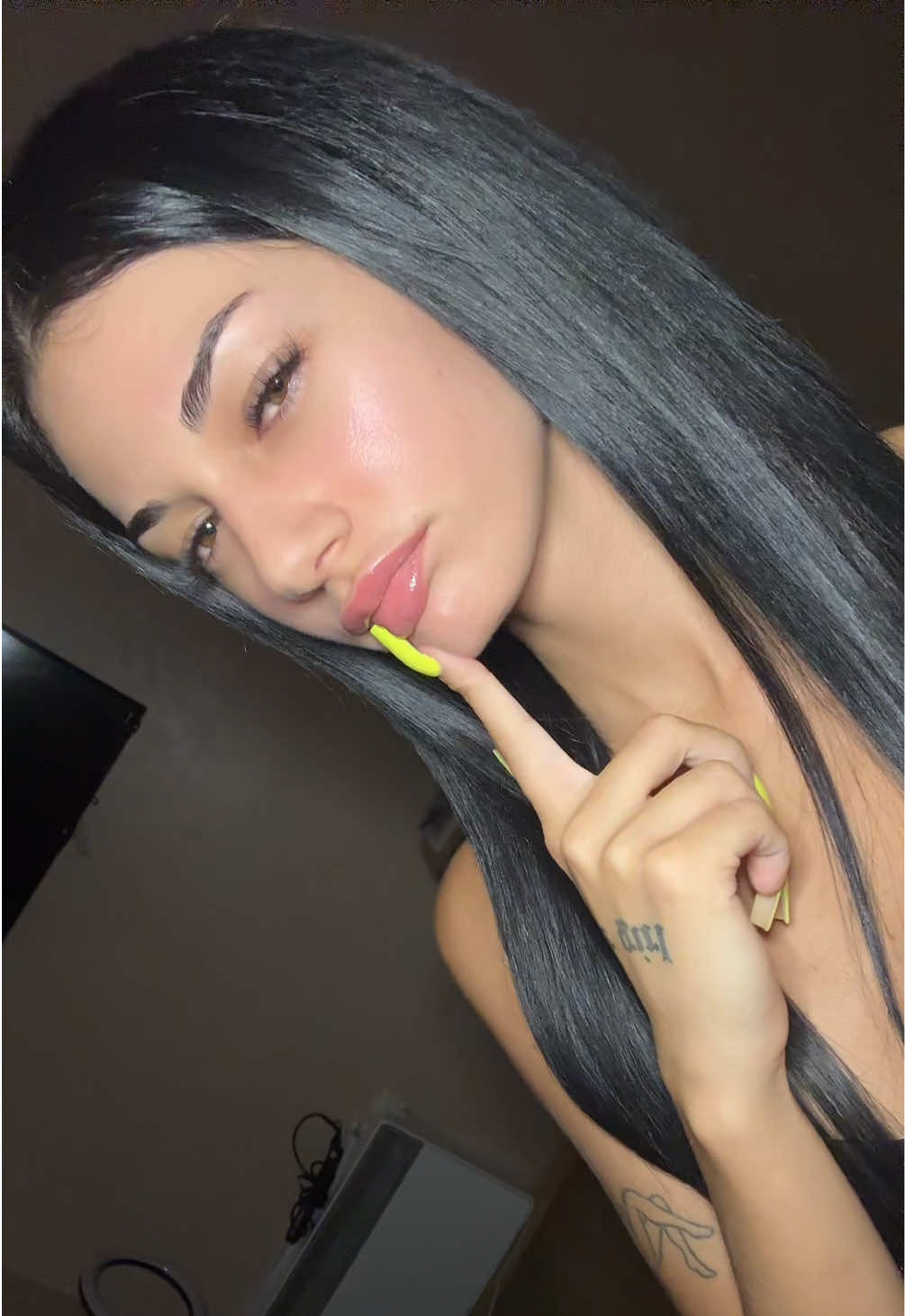 @v9