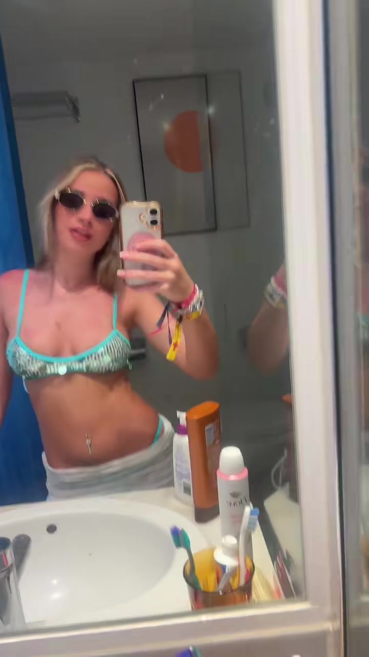 @lily