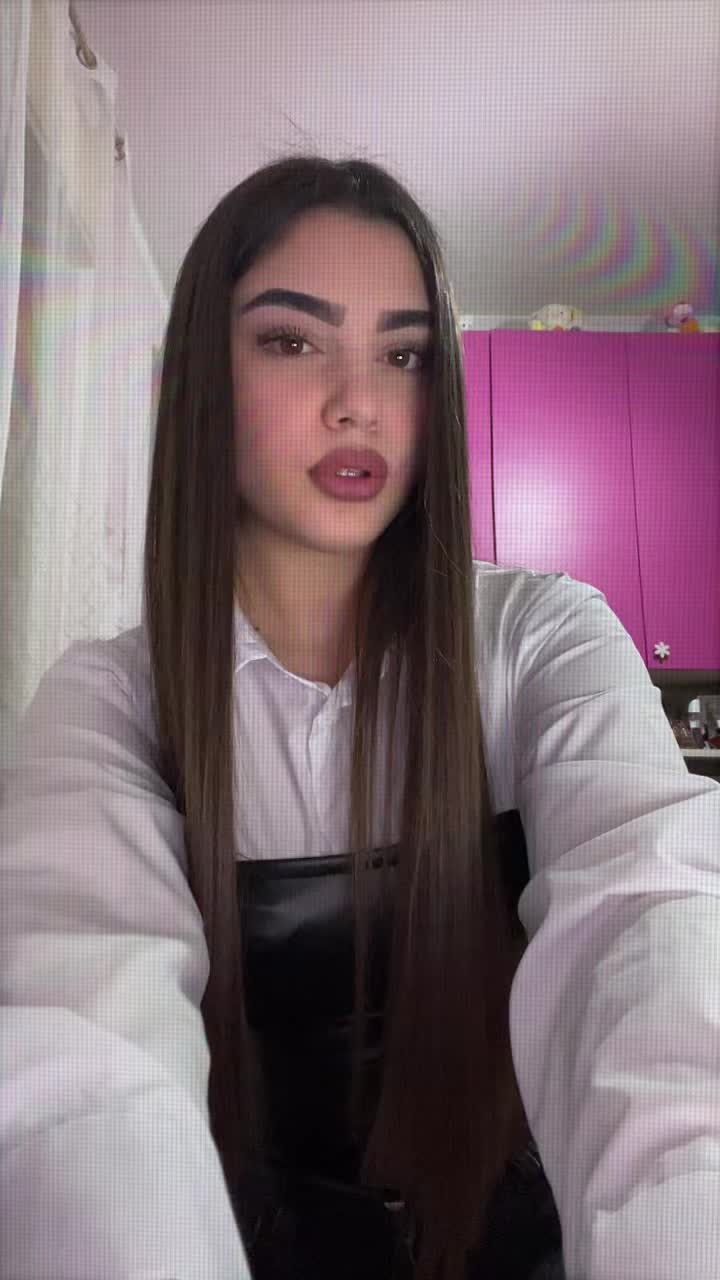 @𝙳𝙴𝚂𝚈