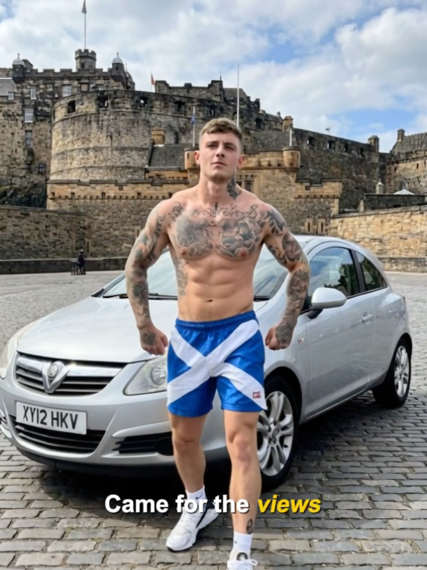 @ManCandyDaily