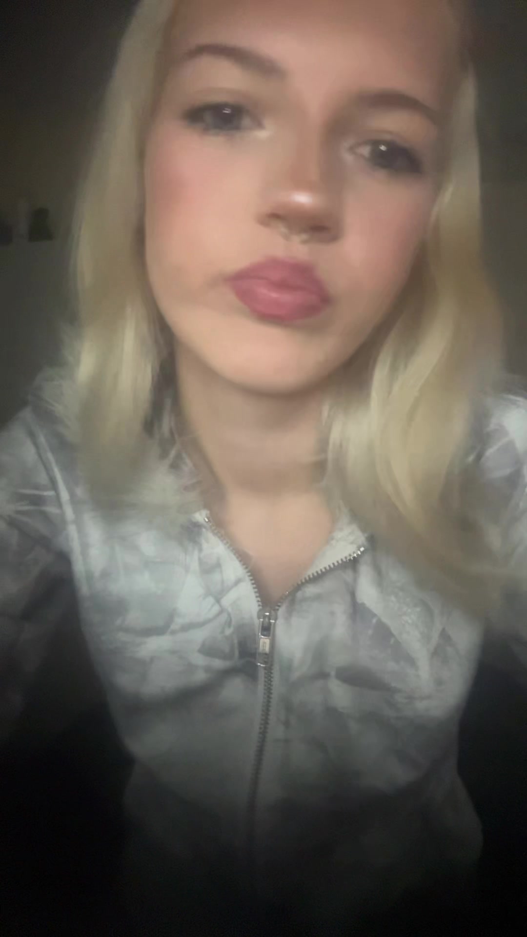 @️
