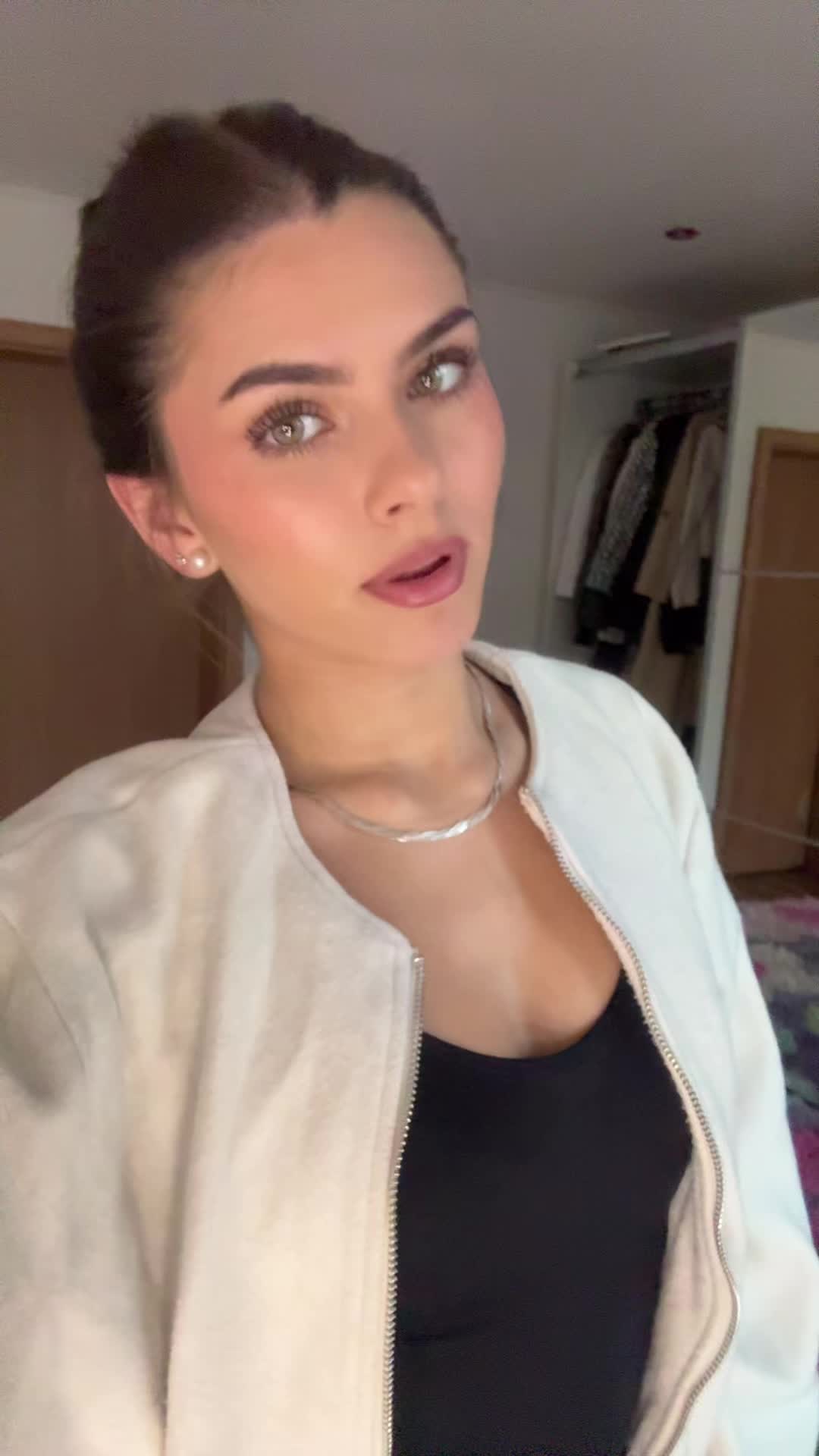 @𝐥𝐮𝐜𝐢𝐬