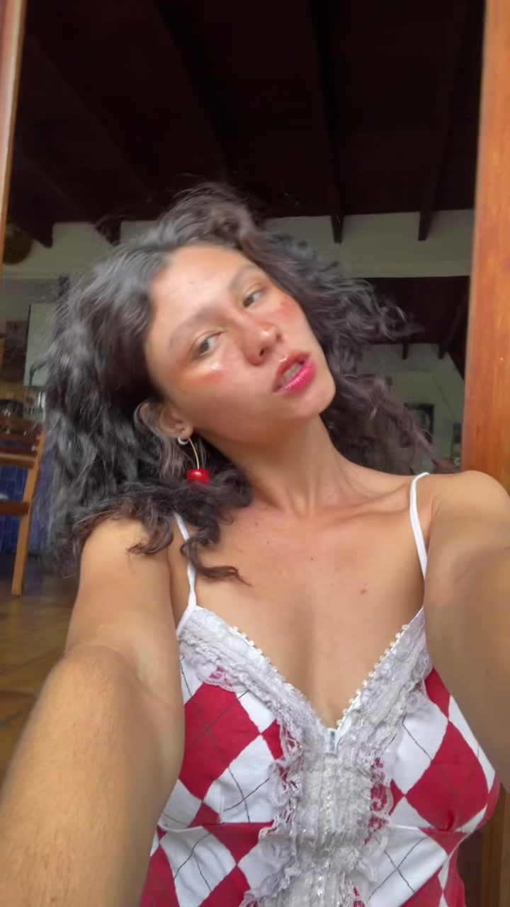 @versinimarie