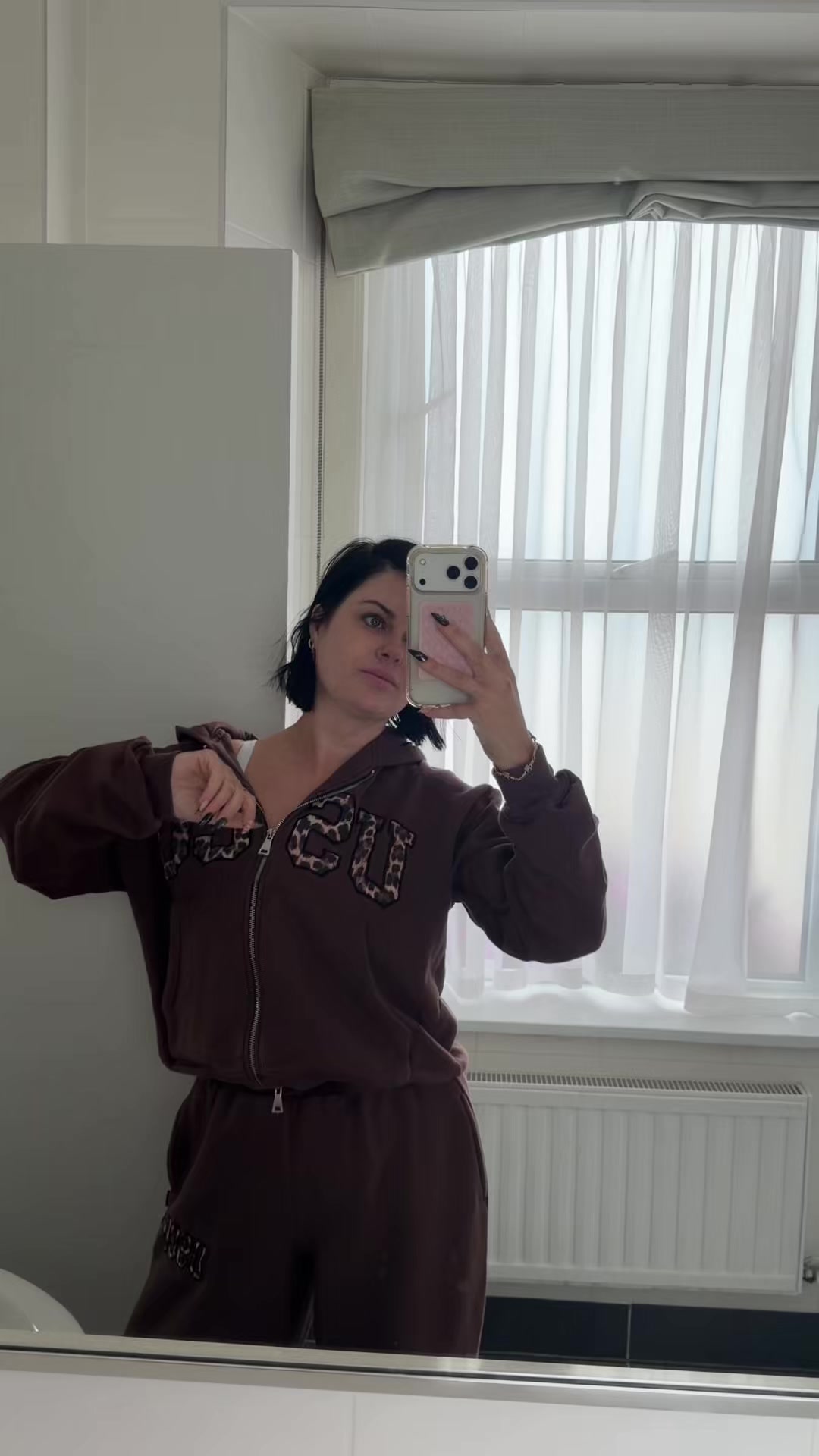 @robynmcmanus_