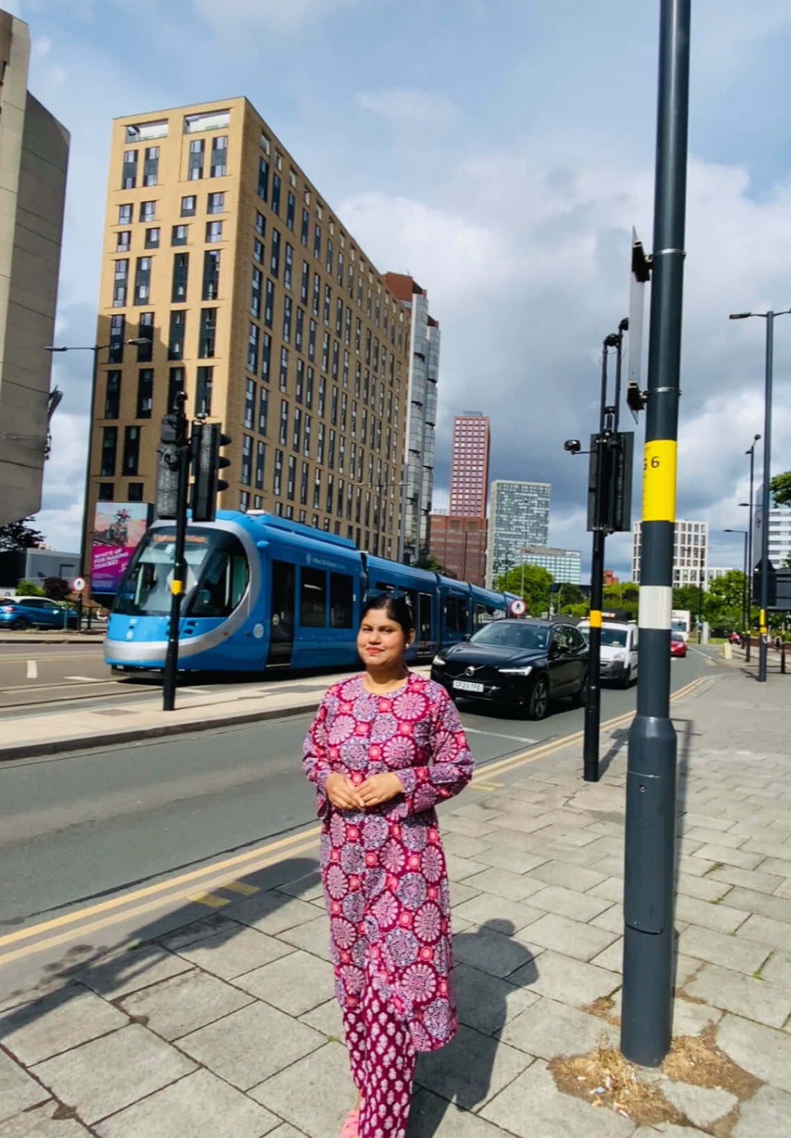 @Loliz London