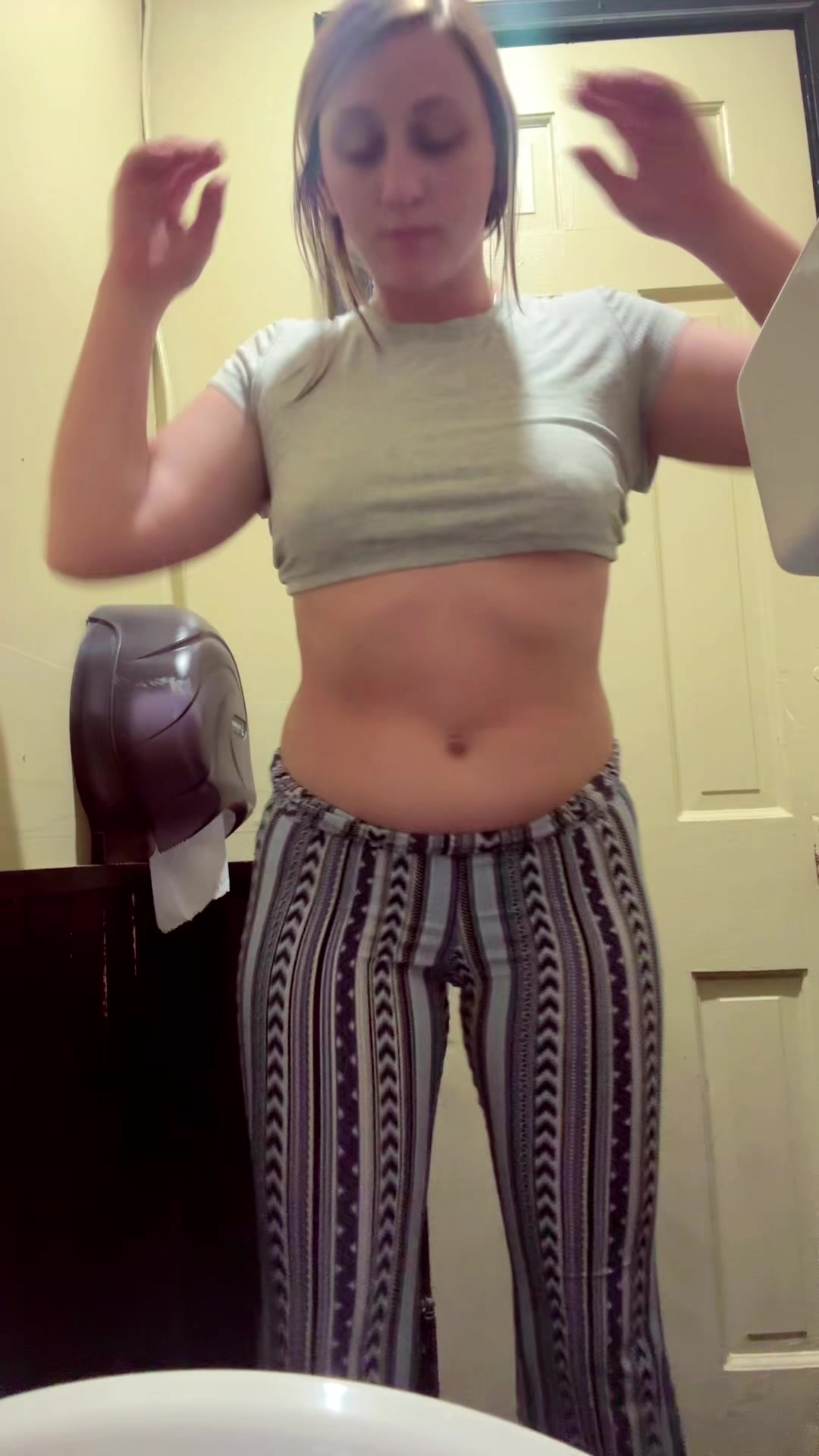 @izzyb_98