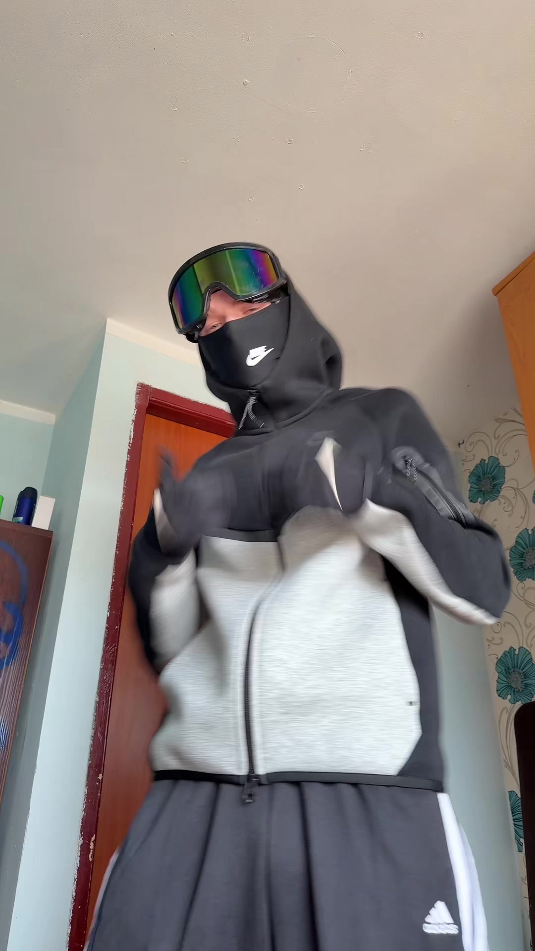 @100🗣️