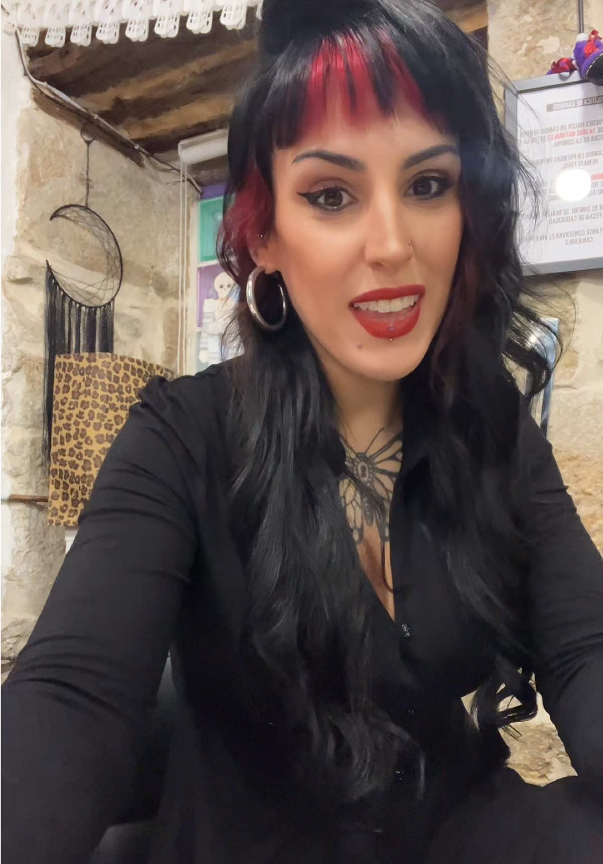 @Artistinta