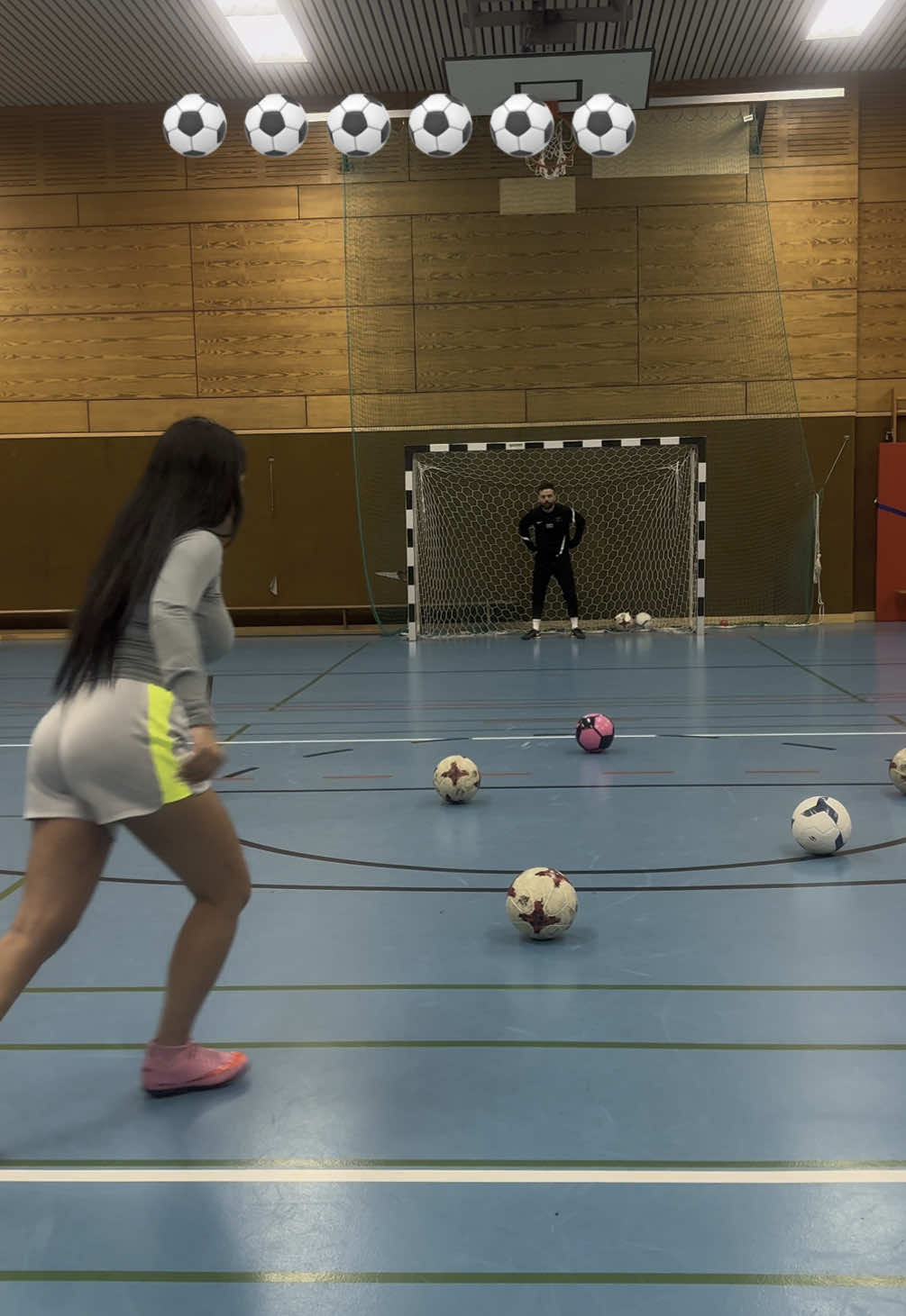 @Adelina⚽️👠